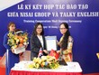 Bà Dương Mỹ Linh, Giám đốc phát triển đối tác của Nisai tại Việt Nam và bà Phạm Thị Kim Tuyến, Tổng giám đốc Hệ thống giáo dục Talky và tại buổi lễ.