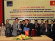 Thống đốc Nguyễn Văn Bình và ông Tomoyuki Kimura, Giám đốc Quốc gia ADB tại Việt Nam ký kết các hiệp định vay vốn