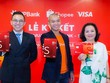 Đại diện ba bên Visa, Shopee và VPBank trong buổi ra mắt sản phẩm