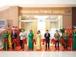 Đại diện lãnh đạo Vietcombank, CIAS và các cơ quan, đơn vị tại Cảng hàng không quốc tế Cam Ranh thực hiện nghi thức cắt băng khai trương Vietcombank Priority Lounge Cam Ranh 