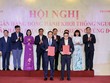 Ông Tạ Kiều Hưng, Thành viên HĐQT, Tổng Giám đốc NCB (bên trái, hàng trước) cùng các ngân hàng trao thoả thuận hợp tác với các đối tác tại sự kiện