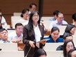 Đại biểu Trịnh Thị Tú Anh (đoàn Lâm Đồng) thảo luận tại hội trường Quốc hội sáng 9/8.