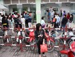 ATM quá tải, công nhân lại rồng rắn chờ rút tiền Tết