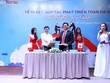 Ông Lê Văn Thành, Tổng giám đốc Bảo Minh và ông Đặng Hồng Kỳ, Giám đốc MobiFone KV2, đại diện MobiFone ký bản thỏa thuận hợp tác phát triển toàn diện 