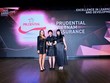  (Ở giữa) Bà Bùi Thị Thanh Thúy - Phó Tổng giám đốc Nhân sự Prudential Việt Nam nhận giải thưởng Excellence in Learning & Development tại HR Excellence Award 2024 ở Singapore