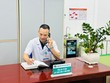 Nhân viên y tế trực tổng đài điện thoại tại Khoa Khám bệnh - Bệnh viện Tâm thần Nghệ An. Đây là tổng đài hoạt động 24/7. Ảnh: An Duyên