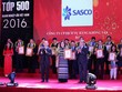 Bà Nguyễn Minh Ngọc Phó TGĐ SASCO nhận chứng nhận VNR500 và top 50 doanh nghiệp thành tựu