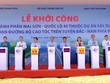Các đại biểu tham dự nhấn nút khởi công.