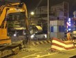Công tác tháo dỡ được tiến hành ngay trong đêm để đảm bảo an toàn giao thông