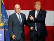 Tổng thống Mỹ Donald Trump và Phó Tổng thống Mike Pence (Ảnh: Reuters) 