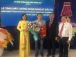 Ông Cao Tiến Dũng, Chủ tịch UBND tỉnh Đồng Nai (đứng thứ 2 từ bên phải) trao giấy phép, chụp ảnh lưu niệm với nhà đầu tư.