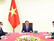 Thủ tướng Phạm Minh Chính điện đàm với Thủ tướng Trung Quốc Lý Khắc Cường (Ảnh: Nhật Bắc)