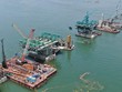 Dự án cầu Cửa Lục 1 (trong ảnh) cùng với cầu Cửa Lục 3 và Cao tốc Vân đồn - Móng Cái quyết tâm hoàn thành trong năm 2021.