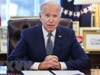 Tổng thống Mỹ Joe Biden (giữa) chủ trì một phiên họp tại Nhà Trắng ở Washington, DC. (Ảnh: AFP/TTXVN)