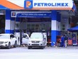 Một điểm bán xăng dầu của Petrolimex trên địa bàn Hà Nội. (Ảnh: TTXVN)