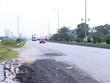 Từ khi dừng thu phí, nhà đầu tư không thực hiện duy tu, bảo trì khiến mặt đường bị hư hỏng, hằn lún vệt bánh xe