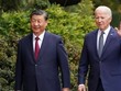 Tổng thống Mỹ Joe Biden đi dạo cùng Chủ tịch Trung Quốc Tập Cận Bình tại điền trang Filoli, bên lề Hội cấp cao APEC, ở Woodside, bang California, Mỹ vào ngày 15/11/2023. Ảnh: Reuters