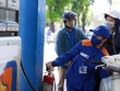 Tăng giá liên tục, giá xăng RON95 tiến sát 25.000 đồng/lít.