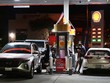 Một trạm xăng dầu ở bang California, Mỹ. Ảnh: AFP