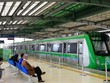 Hành khách chờ tàu tuyến đường sắt Cát Linh - Hà Đông.