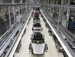 Dây chuyền lắp ráp xe ô tô của Hãng Porsche ở Stuttgart, miền Nam Đức. (Ảnh tư liệu: AFP/TTXVN)