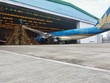 Một hangar của Vietnam Airlines tại sân bay Nội Bài.