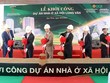 Các đại biểu thực hiện nghi thức khởi công Dự án Nhà ở xã hội Long Vân. Ảnh: Kim Loan. 
