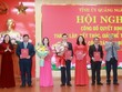 Bí thư Tỉnh ủy Quảng Ngãi Bùi Thị Quỳnh Vân trao các Quyết định phân công, bổ nhiệm Trưởng Ban, các Phó Trưởng Ban Tuyên giáo và Dân vận Tỉnh ủy.
