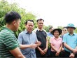 Bộ trưởng Bộ Nông nghiệp và Môi trường Đỗ Đức Duy kiểm tra vùng trồng vải thiều ở Bắc Giang.