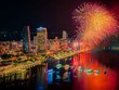 Thành phố Đà Nẵng trong đêm pháo hoa. Ảnh: NAG Nguyễn Xuân Anh