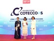 Bà Nguyễn Thị Huyên Phương - Giám đốc Đối ngoại Coteccons nhận vinh danh từ Ban tổ chức