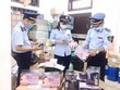 Lực lượng chức năng phát hiện, xử lý hàng mỹ phẩm là hàng giả, vi phạm sở hữu trí tuệ.