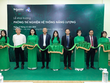 Đại diện Schneider Electric và Trường Đại học Bách khoa – ĐHQG-HCM cắt băng khai trương Phòng Thí nghiệm Hệ thống Năng lượng 