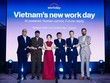  Ông Đoàn Hải Nam (thứ 3 từ phải qua), Giám đốc Công nghệ VSOL trong sự kiện Workday ra mắt tại Việt Nam. Ảnh_ Thanh Viết Lê