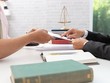 Doanh nghiệp nên bỏ thói quen “thích sự tiện dụng nhất thời” của các dịch vụ nước ngoài để chuyển sang “tư duy tuân thủ” bài bản