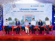 Đại diện lãnh đạo Thành phố, các sở, ngành, Ban Giám đốc Bệnh viện Phạm Ngọc Thạch, Công ty Khang Điền và Ngân hàng OCB thực hiện nghi thức cắt băng khánh thành.