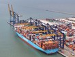 Siêu tàu MATZ MAERSK cập Cảng container Quốc tế Hateco Hải Phòng (Ảnh: PV)