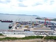 Khánh Hòa định hướng tập trung nguồn lực đầu tư các khu bến cảng trọng điểm, thu hút nhà đầu tư chiến lược, đẩy mạnh chuyển đổi số và đáp ứng các tiêu chuẩn “cảng xanh”, “cảng thông minh”. Trong ảnh là Khu kinh tế Vân Phong. Ảnh: Linh Đan