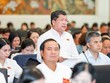 Phó chủ nhiệm Ủy ban Văn hóa và Xã hội Tạ Văn Hạ tham gia thảo luận. 