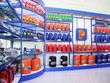 Một góc trưng bày các mặt hàng tại cửa hàng xăng dầu Petrolimex