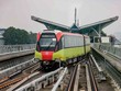 Đoạn trên cao đang khai thác gồm 8 ga: Nhổn, Minh Khai, Phú Diễn, Cầu Diễn, Lê Đức Thọ, Đại học Quốc gia, Chùa Hà và Cầu Giấy.