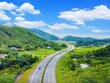 Dự án mở rộng đoạn Yên Bái - Lào Cai (thuộc cao tốc Nội Bài - Lào Cai) từ 2 lên 4 làn xe đang được khẩn trương thi công.