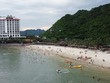 Du khách trải nghiệm tại Cát Bà trong kỳ nghỉ lễ. Ảnh: Nguyễn Hoàn
