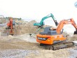 Dự án Khắc phục khẩn cấp xói lở bờ biển Hội An đang khẩn trương thi công để ứng phó với mưa bão. Ảnh: Quang Hà