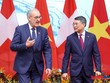 Thủ tướng Chính phủ Lê Minh Hưng hội kiến Tổng thống Thụy Sĩ Guy Parmelin.