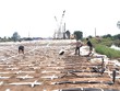 Đắp nền tuyến cao tốc Châu Đốc - Cần Thơ - Sóc Trăng
