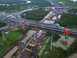Dự án đường Vành đai 3 TP.HCM đang tăng tốc thi công nhưng thiếu vật liệu xây dựng nên ảnh hưởng đến tiến độ dự án - Ảnh: Lê Toàn 