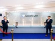 Ông Trần Đình Quân (trái) – Chủ tịch Hội đồng Thành viên Daiichi Life Việt Nam, và ông Đặng Hồng Hải – Tổng Giám đốc Daiichi Life Việt Nam, thực hiện nghi thức ra mắt nhận diện thương hiệu mới tại Trụ sở chính