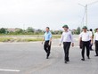 Phó Chủ tịch Thường trực UBND tỉnh Quảng Trị Hoàng Nam (thứ hai từ phải sang) kiểm tra thực địa hợp phần Xây dựng hạ tầng kỹ thuật khu tái định cư phục vụ di dời các hộ dân ra khỏi khu vực mở rộng cảng Cửa Việt. Ảnh: Trường Nhật
