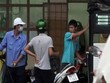 Hai nhân viên cây xăng Sông Đà (Đồng Nai) phối hợp với nhau để ăn gian tiền xăng của khách hàng.